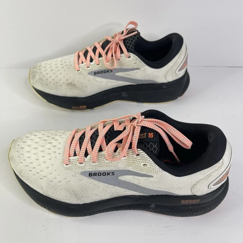 Brooks Women's  Ghost 16 1104181D157 White Running Shoes Sneakers Size 8.5